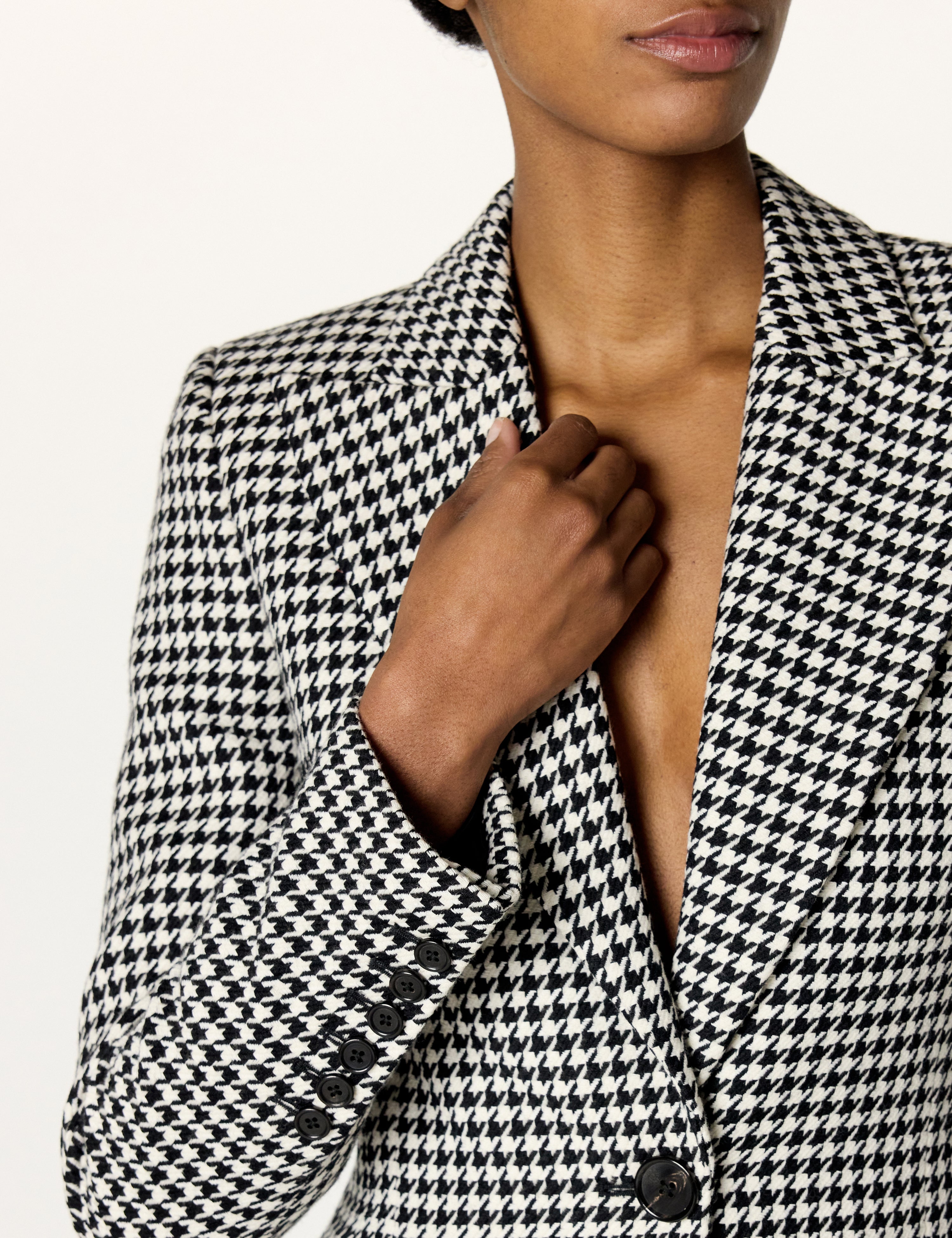 SB Peak Lapel Houdstooth Blazer