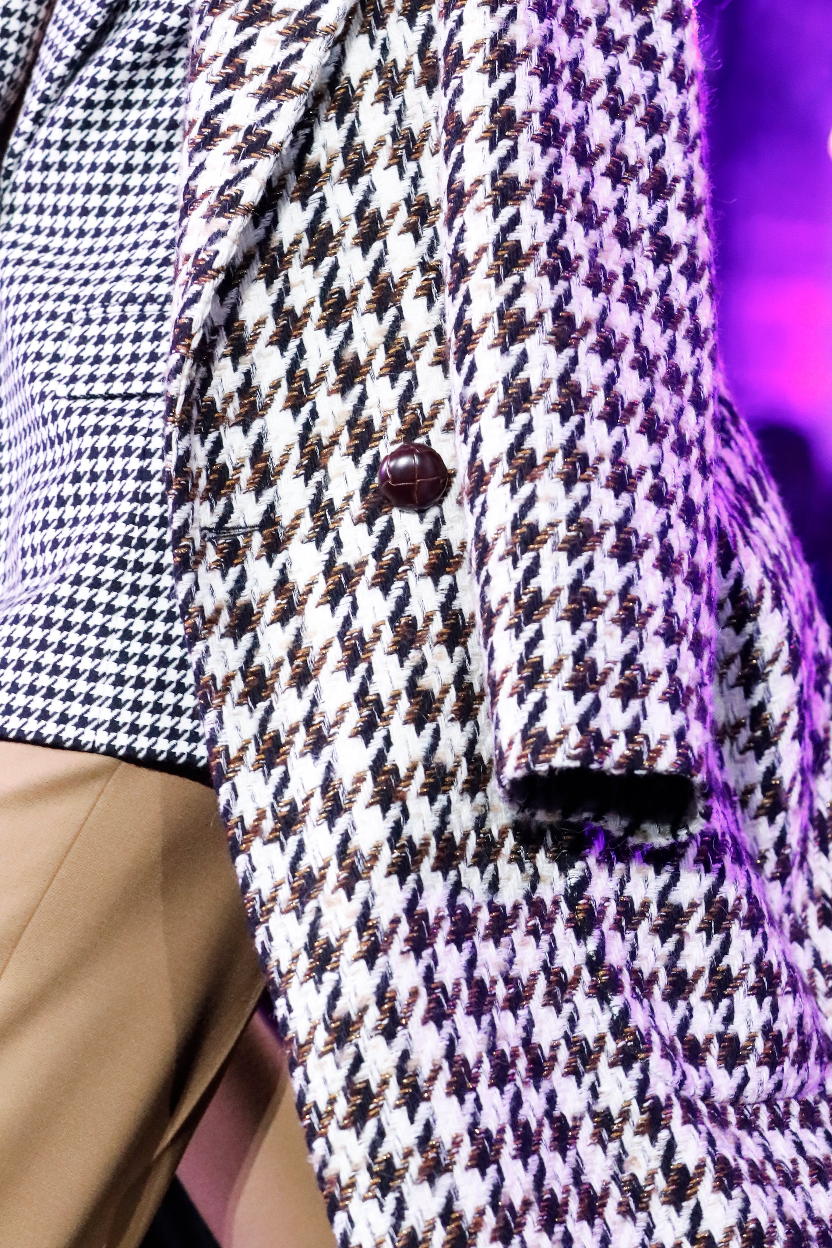 SB Peak Lapel Houdstooth Blazer